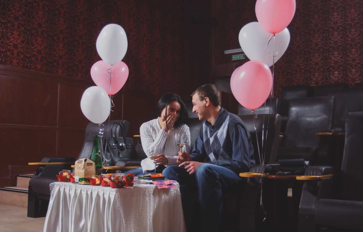 Романтическое свидание в кинотеатре в Челябинске