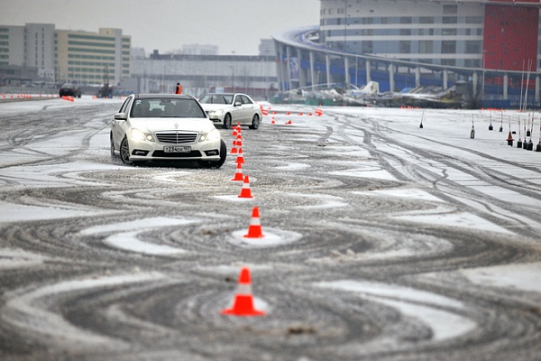 Контраварийное вождение в Челябинске. Ultra Подарки. Купить уроки контраварийного вождения в Челябинске. Научитесь водить машину в любых условиях! Сервис UltraPodarki.ru 8 800 505 95 30. Контраварийное вождение Челябинск, контраварийное вождение, экстремальное вождение Челябинск, экстремальное вождение, обучение вождению Челябинск, обучение вождению, вождение Челябинск, вождение,  курс вождения Челябинск, курс вождения, курсы экстремальное вождения Челябинск, курсы экстремального вождения, обучение в автошколе Челябинск, обучение в автошколе