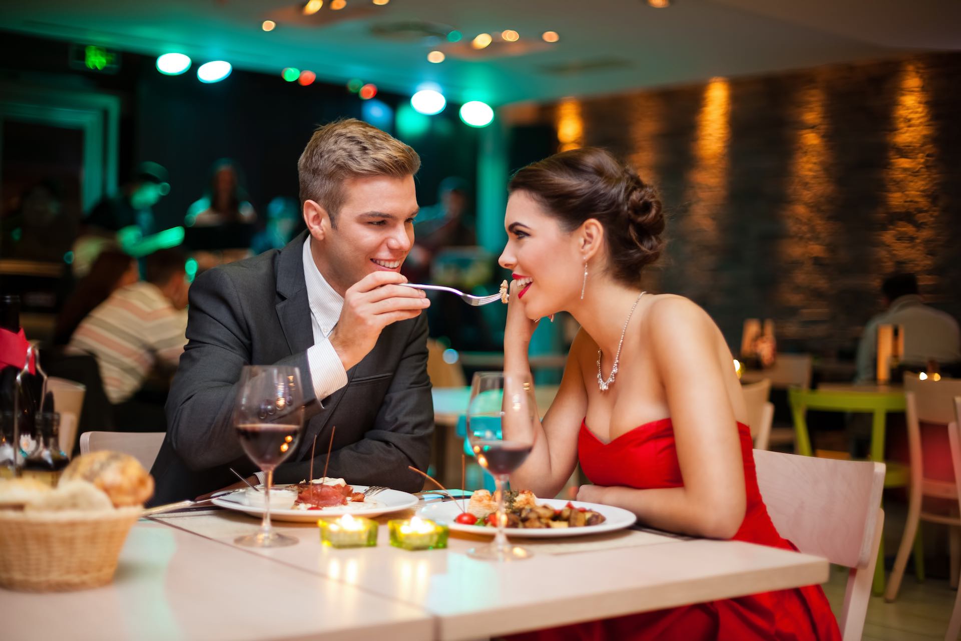 Романтическое свидание в ресторане в Челябинске