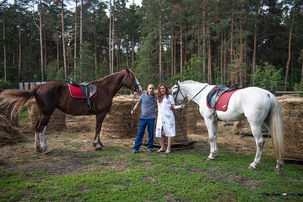 Конная прогулка для двоих в Челябинске. Подарочные сертификаты Ultra Подарки. Купить оригинальный подарок или подарочный сертификат на Конная прогулка для двоих в Челябинске. Сервис UltraPodarki.ru 8-800-505-9530. Катание на лошадях, Прогулка на лошади, Прогулка на лошадях для двоих, Конная прогулка для двоих, конный клуб, конный двор, Конный двор "Быстрай", конная прогулка, конная прогулка в Челябинске
