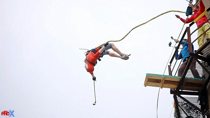 Роупджампинг - прыжки с верёвкой в Челябинске. Подарочные сертификаты Ultra Подарки. Роупджампинг в Челябинске - Экстремальный оригинальный подарок или подарочный сертификат на Роупджампинг - прыжки с верёвкой. Сервис UltraPodarki.ru 8-800-505-95-30. роупджампинг Челябинск, прыжок веревка Челябинск, роупджампинг, прыжок веревка, прыжок с веревкой, Подарок, подарочный сертификат, экстрим, экстремальный подарок