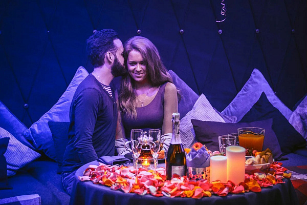 Романтическое свидание в кинотеатре в Челябинске. Ultra Подарки. Купить романтическое свидание в кинотеатре в Челябинске. Подарите самым близким незабываемые моменты и признайтесь в искренних чувствах. Сервис UltraPodarki.ru 8-800-505-95-30. Романтическое свидание в кинотеатре в Челябинске, свидание в Челябинске, свидание в кинотеатре, сертификат на свидание в кинотеатре, сертификат на свидание в Челябинске, купить свидание, купить свидание Челябинск, первое свидание, девушка свидание, хороший кинотеатре, романтический кинотеатре, романтический вечер, романтический ужин, романтические любимому, романтическая музыка