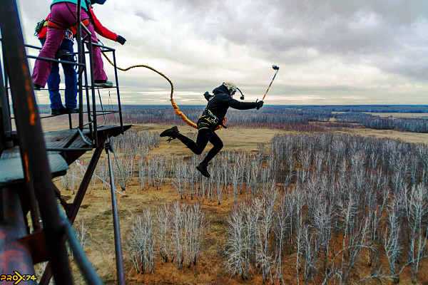 Роупджампинг - прыжки с верёвкой в Челябинске. Подарочные сертификаты Ultra Подарки. Роупджампинг в Челябинске - Экстремальный оригинальный подарок или подарочный сертификат на Роупджампинг - прыжки с верёвкой. Сервис UltraPodarki.ru 8-800-505-95-30. роупджампинг Челябинск, прыжок веревка Челябинск, роупджампинг, прыжок веревка, прыжок с веревкой, Подарок, подарочный сертификат, экстрим, экстремальный подарок