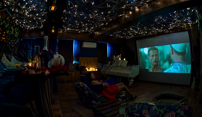 Романтическое свидание в кинотеатре в Челябинске. Ultra Подарки. Купить романтическое свидание в кинотеатре в Челябинске. Подарите самым близким незабываемые моменты и признайтесь в искренних чувствах. Сервис UltraPodarki.ru 8-800-505-95-30. Романтическое свидание в кинотеатре в Челябинске, свидание в Челябинске, свидание в кинотеатре, сертификат на свидание в кинотеатре, сертификат на свидание в Челябинске, купить свидание, купить свидание Челябинск, первое свидание, девушка свидание, хороший кинотеатре, романтический кинотеатре, романтический вечер, романтический ужин, романтические любимому, романтическая музыка