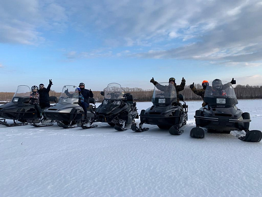 Катание на снегоходах в Челябинске в подарок. Сервис Ultra Подарки
. ✳️✴️❄️ Подарочный сертификат на катание на снегоходах в Челябинске с друзьями ❄️✴️✳️. Закажите прокат снегоходов в подарок для мужчин и парней на день рождения по привлекательным ценам. Езда на снегоходах это ещё и активный зимний отдых. Сервис UltraPodarki.ru ☎️ 8 (800) 505-95-30	. катание на снегоходах, подарочный сертификат на катание на снегоходе, прокат снегоходов, прокат снегоходов Челябинск, катание на снегоходах Челябинск, езда на снегоходе