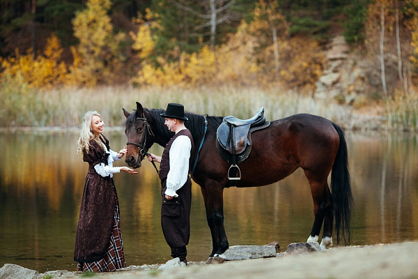Конная прогулка для двоих в Челябинске. Подарочные сертификаты Ultra Подарки. Купить оригинальный подарок или подарочный сертификат на Конная прогулка для двоих в Челябинске. Сервис UltraPodarki.ru 8-800-505-9530. Катание на лошадях, Прогулка на лошади, Прогулка на лошадях для двоих, Конная прогулка для двоих, конный клуб, конный двор, Конный двор "Быстрай", конная прогулка, конная прогулка в Челябинске