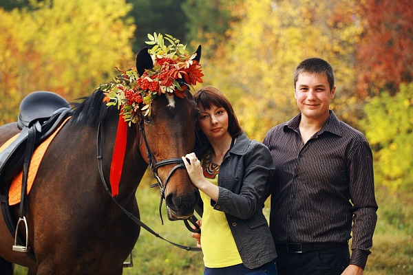 Конная прогулка для двоих в Челябинске. Подарочные сертификаты Ultra Подарки. Купить оригинальный подарок или подарочный сертификат на Конная прогулка для двоих в Челябинске. Сервис UltraPodarki.ru 8-800-505-9530. Катание на лошадях, Прогулка на лошади, Прогулка на лошадях для двоих, Конная прогулка для двоих, конный клуб, конный двор, Конный двор "Быстрай", конная прогулка, конная прогулка в Челябинске