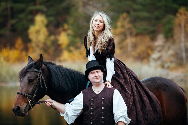 Конная прогулка для двоих в Челябинске. Подарочные сертификаты Ultra Подарки. Купить оригинальный подарок или подарочный сертификат на Конная прогулка для двоих в Челябинске. Сервис UltraPodarki.ru 8-800-505-9530. Катание на лошадях, Прогулка на лошади, Прогулка на лошадях для двоих, Конная прогулка для двоих, конный клуб, конный двор, Конный двор "Быстрай", конная прогулка, конная прогулка в Челябинске