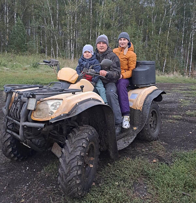 Катание на квадроциклах летом в Челябинске. Сервис Ultra Подарки. Подарочный сертификат на прокат квадроциклов летом и зимой в Челябинске. Закажите катание на квадроциклах недорого и наслаждайтесь активным отдыхом с друзьями. Выбирайте живописные маршруты для езды на квадроциклах. Сервис UltraPodarki.ru 8800-505-9530. Катание на квадроциклах, Прокат квадроциклов, езда на квадроцикле, прокат квадроциклов Челябинск, катание на квадроциклах Челябинск, Катание на квадроциклах зимой, Катание на квадроциклах летом, Сертификат на катание на квадроциклах 


