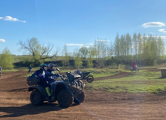 Катание на квадроциклах летом в Челябинске. Сервис Ultra Подарки. Подарочный сертификат на прокат квадроциклов летом и зимой в Челябинске. Закажите катание на квадроциклах недорого и наслаждайтесь активным отдыхом с друзьями. Выбирайте живописные маршруты для езды на квадроциклах. Сервис UltraPodarki.ru 8800-505-9530. Катание на квадроциклах, Прокат квадроциклов, езда на квадроцикле, прокат квадроциклов Челябинск, катание на квадроциклах Челябинск, Катание на квадроциклах зимой, Катание на квадроциклах летом, Сертификат на катание на квадроциклах 

