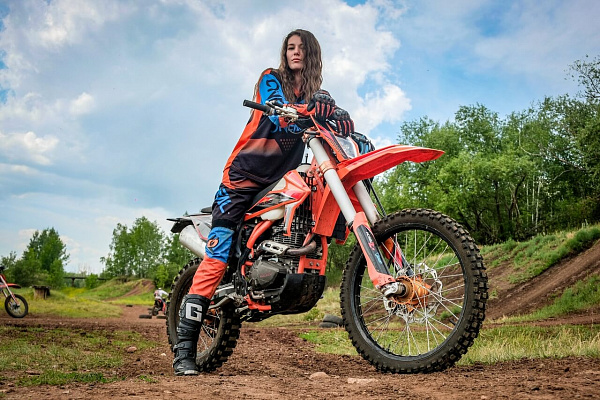 Катание на мотоцикле в Челябинске. ULTRA ПОДАРКИ. Купить катание на мотоцикле в Челябинске. Попробовав езду на мотоциклах, вы получите порцию адреналина и невероятные эмоции. Сервис: UltraPodarki.ru 8 800 505 95 30.. Катание на мотоцикле в Челябинске, прокат мотоциклов Челябинск, катание на мотоциклах, прокат мотоцикла, езда на мотоцикле Челябинск, езда на мотоцикле, мотопрогулка Челябинск, мотопрогулка, поездки на байке, личный мотоцикл, катание на мотоцикле, мотоциклетный шлем, увлечение поездками на мотоцикле, пристрастие к мотоциклам, сертификат на поездку на мотоцикле, прокатиться на мотоцикле, мото-транспорт, мото-треки, мото-поездки, езда на мотоцикле в Челябинске, катание на мотоцикле в Челябинске, мотоклуб в Челябинске
