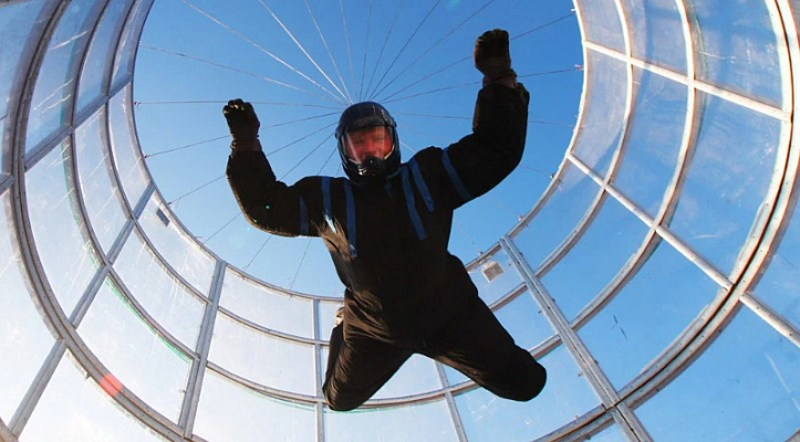 Полёт в аэротрубе  в Челябинске. Ultra Подарки. Полёт в аэротрубе  в Челябинске. Попробуйте полёт в аэротрубе . Сервис: UltraPodarki.ru 8 800 505 95 30. Полёт в аэротрубе , аэротруба Челябинск, полёт Челябинск