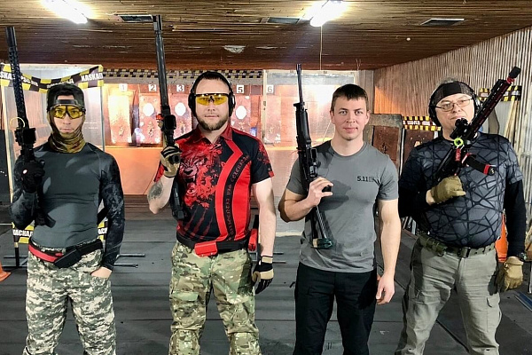 Стрельба из боевого оружия в тире в подарок. Ultra Подарки Томск. Подарочный сертификат на стрельбу из оружия боевом тире. Подарите своему мужчине или другу стрельбу из пистолета или карабина, дайте ему возможность выпустить пар и почувствовать достижение цели. UltraPodarki.ru 8-800-505-9530. Стрельба из боевого оружия Томск, боевой тир Томск, стрельба из огнестрельного оружия Томск, Стрельба из боевого оружия, Стрельба Томск