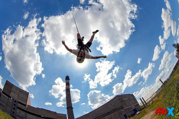 Роупджампинг - прыжки с верёвкой в Челябинске. Подарочные сертификаты Ultra Подарки. Роупджампинг в Челябинске - Экстремальный оригинальный подарок или подарочный сертификат на Роупджампинг - прыжки с верёвкой. Сервис UltraPodarki.ru 8-800-505-95-30. роупджампинг Челябинск, прыжок веревка Челябинск, роупджампинг, прыжок веревка, прыжок с веревкой, Подарок, подарочный сертификат, экстрим, экстремальный подарок