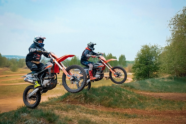 Катание на мотоцикле в Челябинске. ULTRA ПОДАРКИ. Купить катание на мотоцикле в Челябинске. Попробовав езду на мотоциклах, вы получите порцию адреналина и невероятные эмоции. Сервис: UltraPodarki.ru 8 800 505 95 30.. Катание на мотоцикле в Челябинске, прокат мотоциклов Челябинск, катание на мотоциклах, прокат мотоцикла, езда на мотоцикле Челябинск, езда на мотоцикле, мотопрогулка Челябинск, мотопрогулка, поездки на байке, личный мотоцикл, катание на мотоцикле, мотоциклетный шлем, увлечение поездками на мотоцикле, пристрастие к мотоциклам, сертификат на поездку на мотоцикле, прокатиться на мотоцикле, мото-транспорт, мото-треки, мото-поездки, езда на мотоцикле в Челябинске, катание на мотоцикле в Челябинске, мотоклуб в Челябинске
