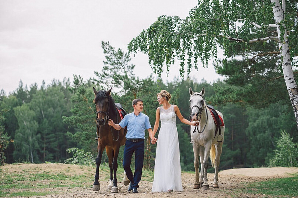 Конная прогулка для двоих в Челябинске. Подарочные сертификаты Ultra Подарки. Купить оригинальный подарок или подарочный сертификат на Конная прогулка для двоих в Челябинске. Сервис UltraPodarki.ru 8-800-505-9530. Катание на лошадях, Прогулка на лошади, Прогулка на лошадях для двоих, Конная прогулка для двоих, конный клуб, конный двор, Конный двор "Быстрай", конная прогулка, конная прогулка в Челябинске