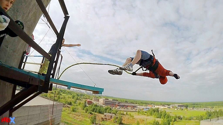 Роупджампинг - прыжки с верёвкой в Челябинске. Подарочные сертификаты Ultra Подарки. Роупджампинг в Челябинске - Экстремальный оригинальный подарок или подарочный сертификат на Роупджампинг - прыжки с верёвкой. Сервис UltraPodarki.ru 8-800-505-95-30. роупджампинг Челябинск, прыжок веревка Челябинск, роупджампинг, прыжок веревка, прыжок с веревкой, Подарок, подарочный сертификат, экстрим, экстремальный подарок