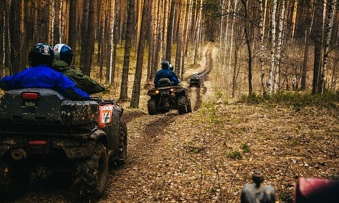 Катание на квадроциклах летом в Челябинске. Сервис Ultra Подарки. Подарочный сертификат на прокат квадроциклов летом и зимой в Челябинске. Закажите катание на квадроциклах недорого и наслаждайтесь активным отдыхом с друзьями. Выбирайте живописные маршруты для езды на квадроциклах. Сервис UltraPodarki.ru 8800-505-9530. Катание на квадроциклах, Прокат квадроциклов, езда на квадроцикле, прокат квадроциклов Челябинск, катание на квадроциклах Челябинск, Катание на квадроциклах зимой, Катание на квадроциклах летом, Сертификат на катание на квадроциклах 

