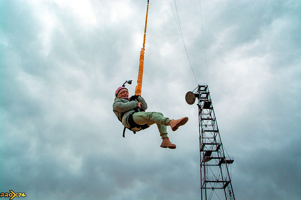 Роупджампинг - прыжки с верёвкой в Челябинске. Подарочные сертификаты Ultra Подарки. Роупджампинг в Челябинске - Экстремальный оригинальный подарок или подарочный сертификат на Роупджампинг - прыжки с верёвкой. Сервис UltraPodarki.ru 8-800-505-95-30. роупджампинг Челябинск, прыжок веревка Челябинск, роупджампинг, прыжок веревка, прыжок с веревкой, Подарок, подарочный сертификат, экстрим, экстремальный подарок